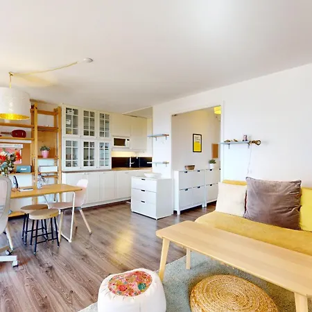 One-bedroom With View Pully