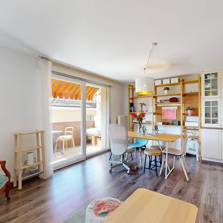 One-bedroom With View * Pully