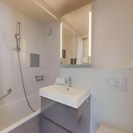 One-bedroom With View Pully