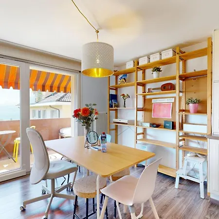 One-bedroom With View Daire Pully